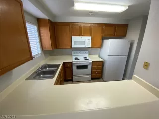 Photo #3: 2537443 Listing 