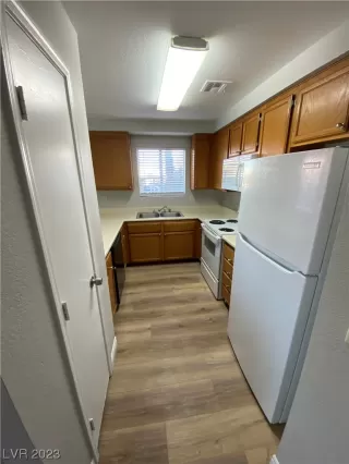 Photo #4: 2537443 Listing 