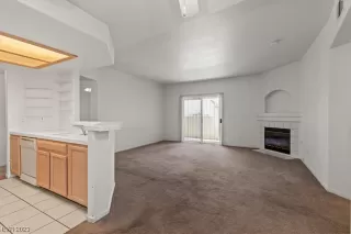 Photo #6: 2537448 Listing