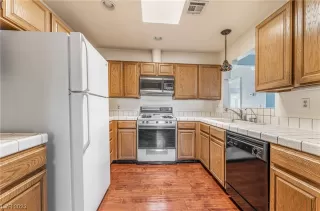 Photo #5: 2537461 Listing 