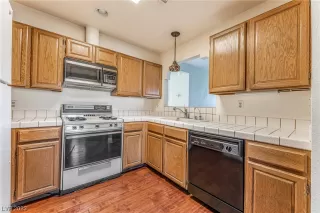 Photo #6: 2537461 Listing 