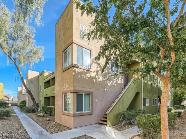 MLS: 2537477 Condo For Sale