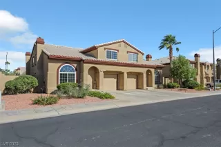 Photo #2: 2537486 Listing