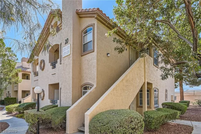 MLS: 2537495 Condo For Sale