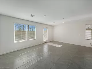 Photo #5: 2537519 Listing