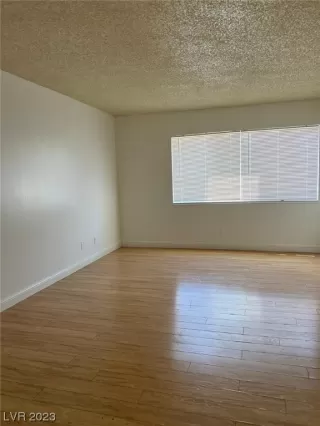 Photo #2: 2537541 Listing 