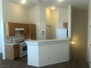 Photo #3: 2537548 Listing 