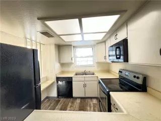 Photo #3: 2537570 Listing 