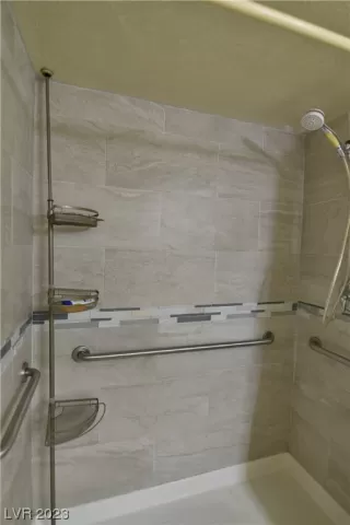 Photo #3: 2537572 Listing 