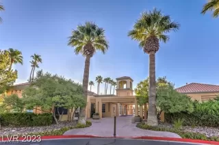 Photo #1: 2537590 Listing