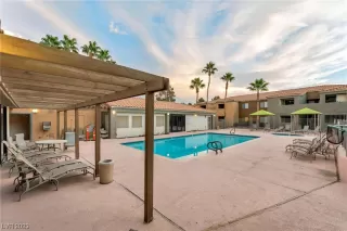 Photo #6: 2537590 Listing