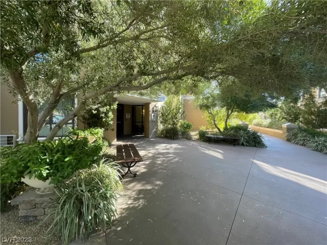 MLS: 2537591 Condo For Sale