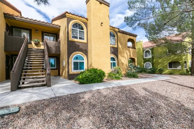 MLS: 2537603 Condo For Sale