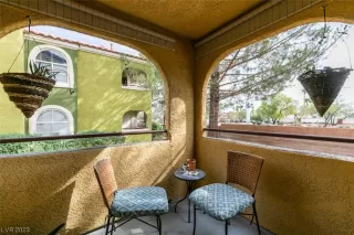 Photo #3: 2537603 Listing