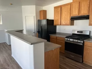 Photo #5: 2537609 Listing 