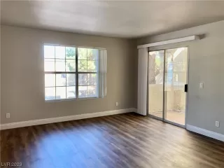 Photo #3: 2537616 Listing