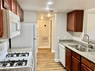 Photo #6: 2537616 Listing