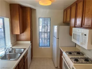 Photo #1: 2537621 Listing 