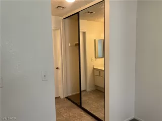 Photo #5: 2537621 Listing 