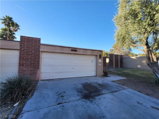 MLS: 2537685 Condo For Sale