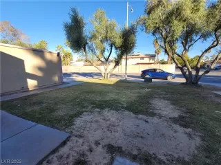 Photo #3: 2537685 Listing