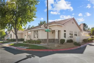 Photo #1: 2537687 Listing