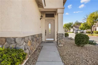 Photo #2: 2537687 Listing