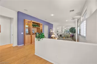 Photo #4: 2537687 Listing