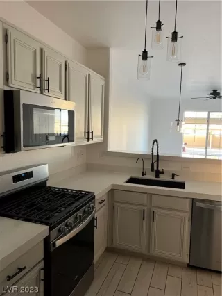 Photo #2: 2537694 Listing