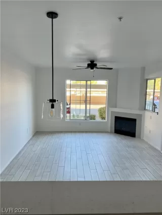 Photo #3: 2537694 Listing