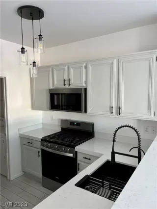 Photo #4: 2537694 Listing