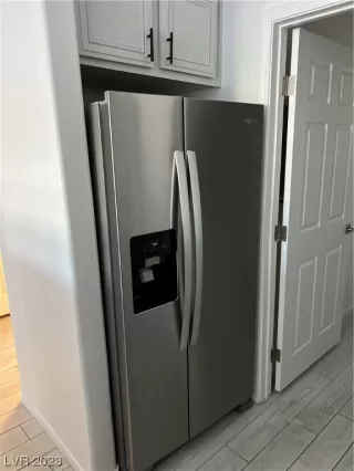 Photo #5: 2537694 Listing