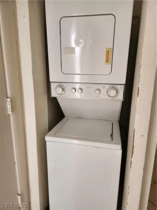 Photo #5: 2537725 Listing 