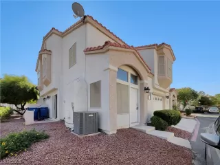 Photo #6: 2537743 Listing