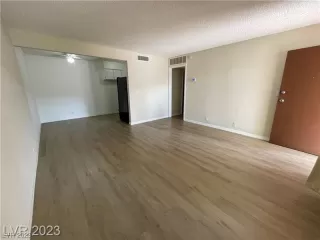 Photo #1: 2537757 Listing 