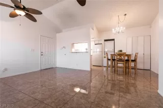 Photo #6: 2537765 Listing