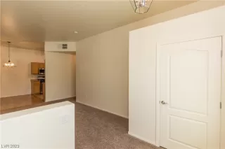 Photo #4: 2537777 Listing