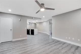 Photo #3: 2537803 Listing