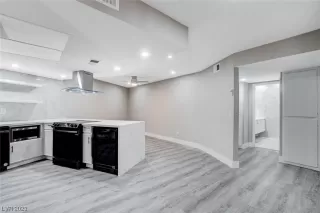 Photo #5: 2537803 Listing