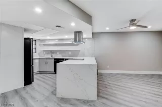 Photo #6: 2537803 Listing