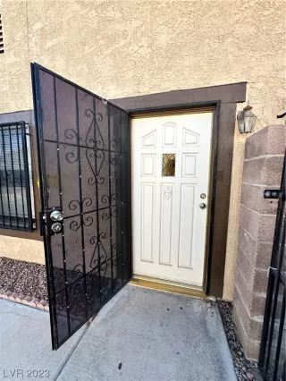 Photo #4: 2537831 Listing 