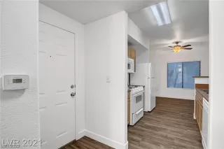 Photo #6: 2537832 Listing