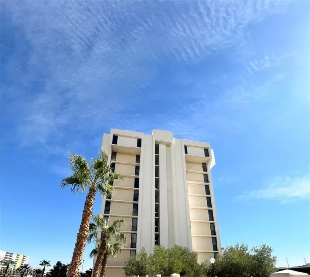 MLS: 2537839 Condo For Sale