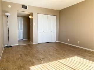 Photo #1: 2537839 Listing 