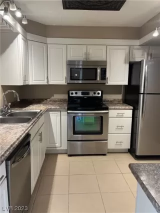 Photo #5: 2537839 Listing 