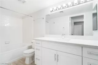 Photo #6: 2537845 Listing