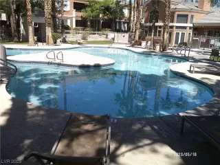 Photo #2: 2537852 Listing