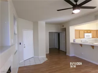 Photo #4: 2537852 Listing