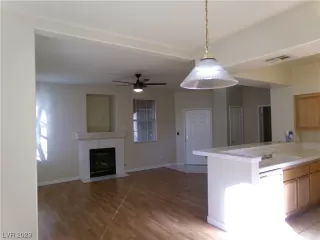 Photo #5: 2537852 Listing