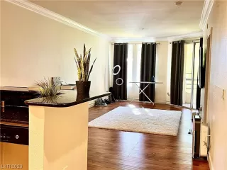 Photo #6: 2537867 Listing